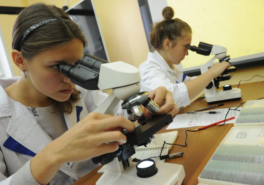 Ученики из школы в Капотне стали лауреатами научной конференции